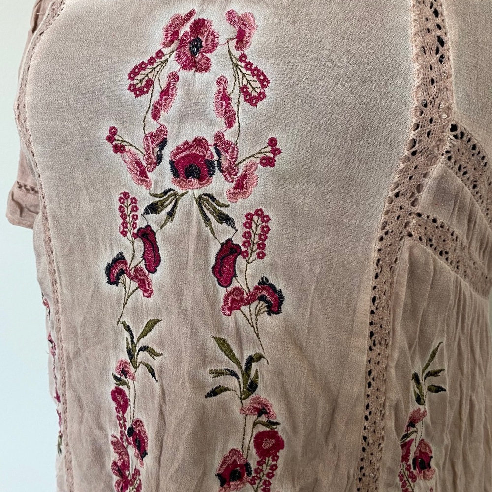 Embroidered Top - Picture 2 of 6